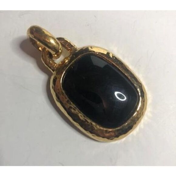 654 Monet hammered goldtone black stone pendant - Picture 1 of 3